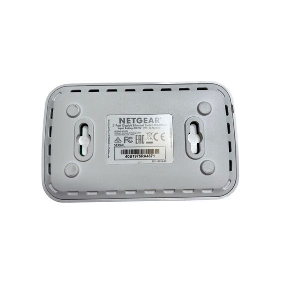 Netgear GS605 5 Port Gigabit Ethernet Switch With Power Adapter Ethernet Cord - Picture 4 of 16